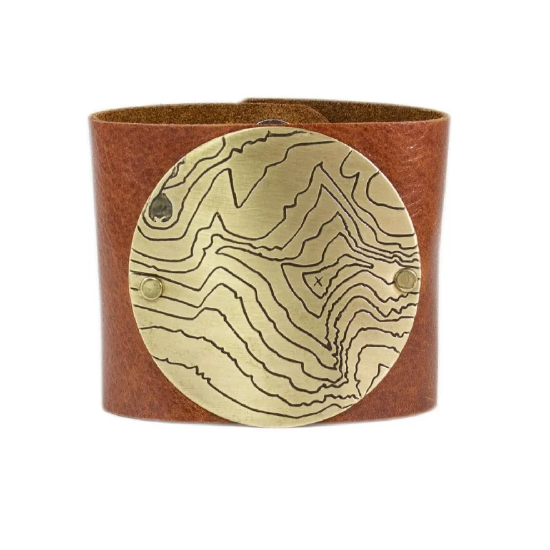 Paneled pattern bracelet-Rising Wolf Disk Leather Cuff