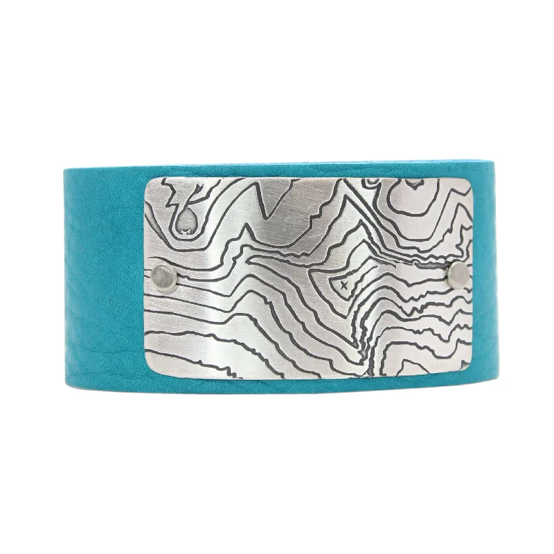 Seven-heart bracelet-Rising Wolf Leather Cuff Bracelet