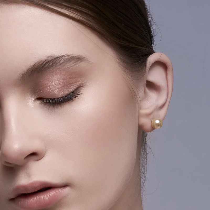 Connected hoop earrings-Nacre Earring